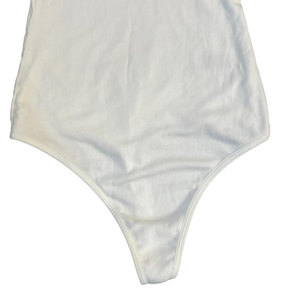 Talula Aritzia ribbed v-neck tank top thong bodysuit size XS excellent condition - Picture 4 of 11